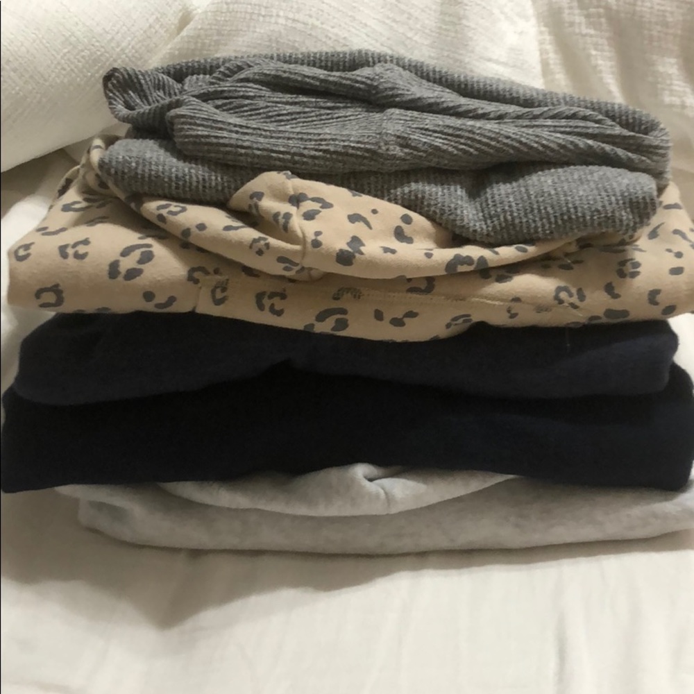 SWEATSHIRT BUNDLE(5)